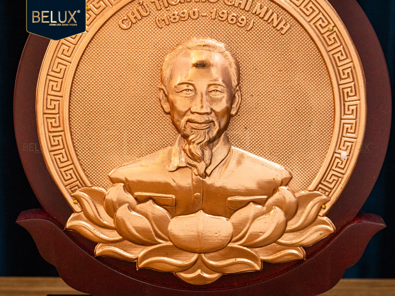 Biểu trưng Bác Hồ bằng đồng đỏ cao 25cm